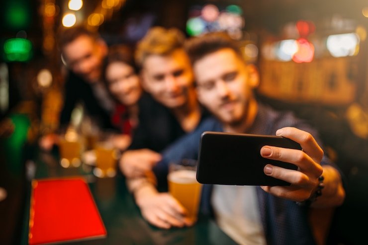 Aplikasi mobile nagih toto menampilkan pasar Liga 1 dan live dealer games